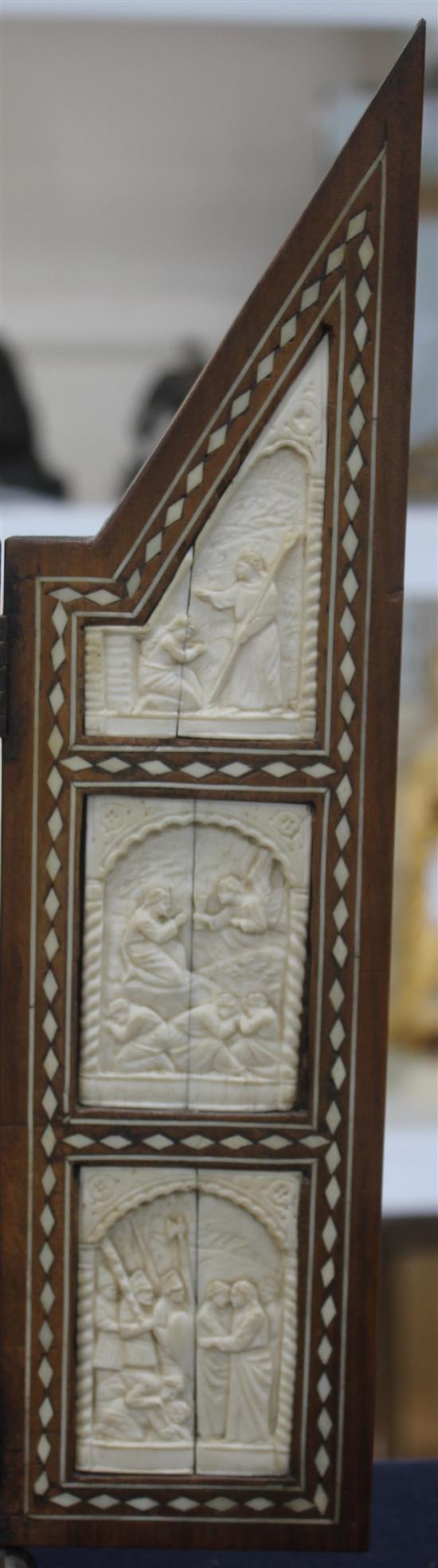 An early 20th century hardwood folding triptych, 14.5in.